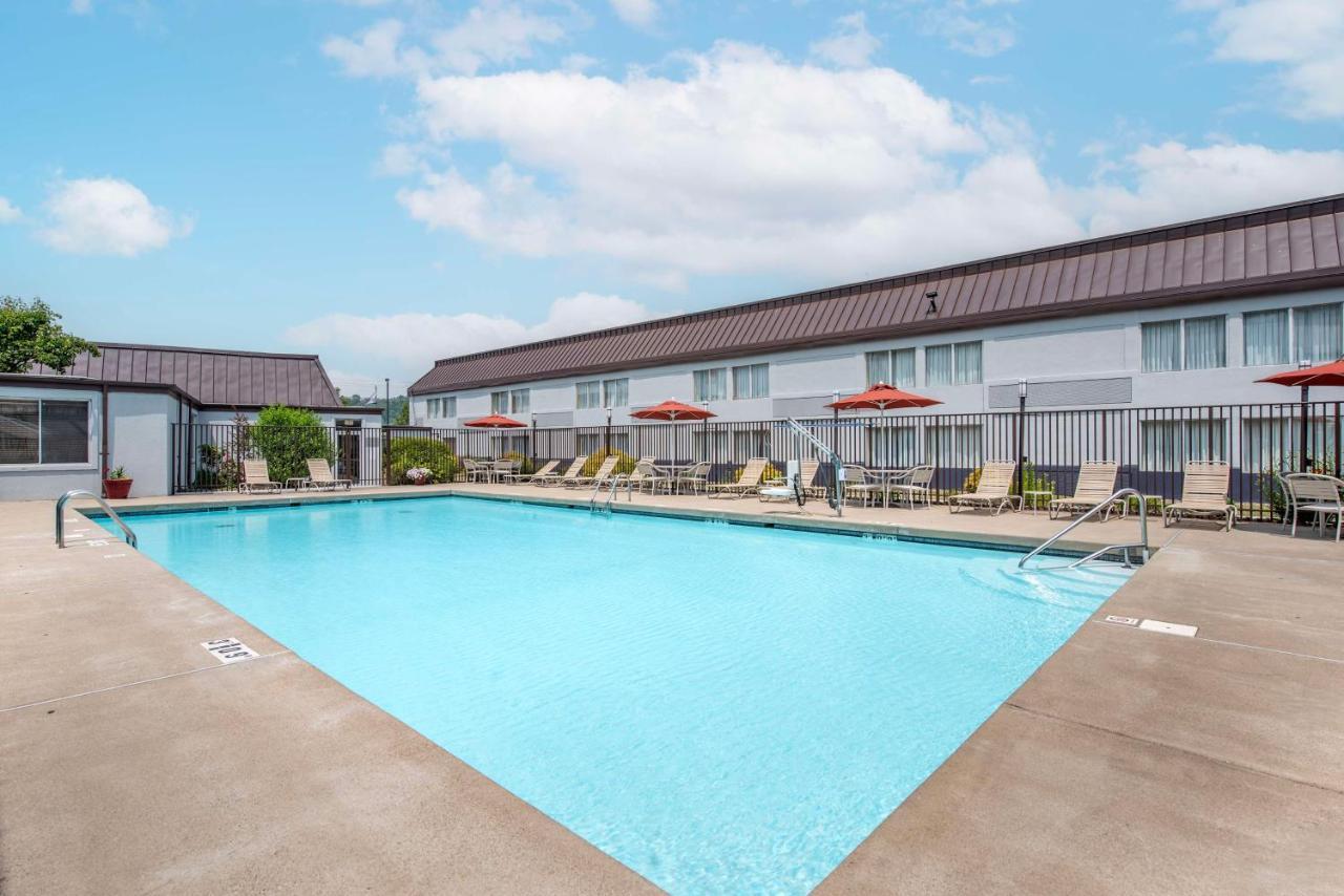 Best Western Plus Bridgeport Inn Exterior foto